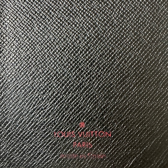 Authentic Louis Vuitton Epi leather brazza style bifold - Picture 8 of 10